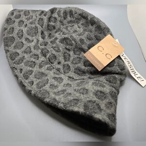C.C. Exclusives Reversible Hat Charcoal Leopard / Grey NWT ❄️